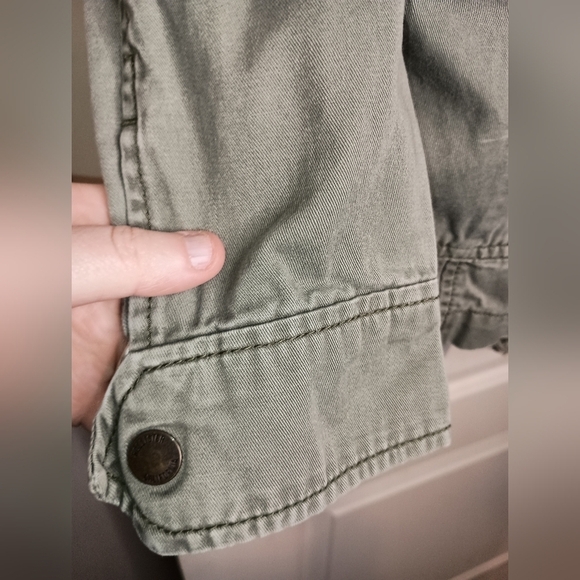 2/$30 HOLLISTER Vintage Vibe Light Green Utility Jacket- (#1,063) - Picture 5 of 10